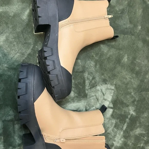 a new day Tan and Black Winter Boots - Picture 4 of 6